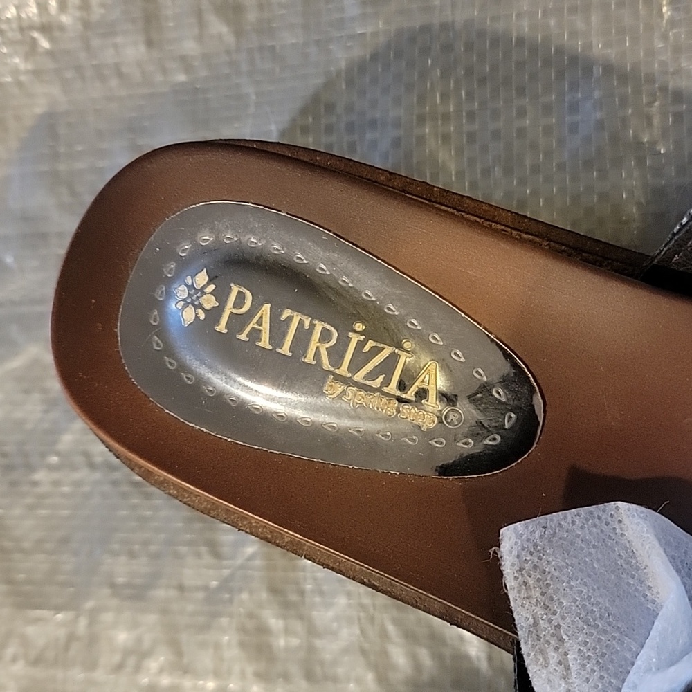 Sandals - Picture 5 of 10
